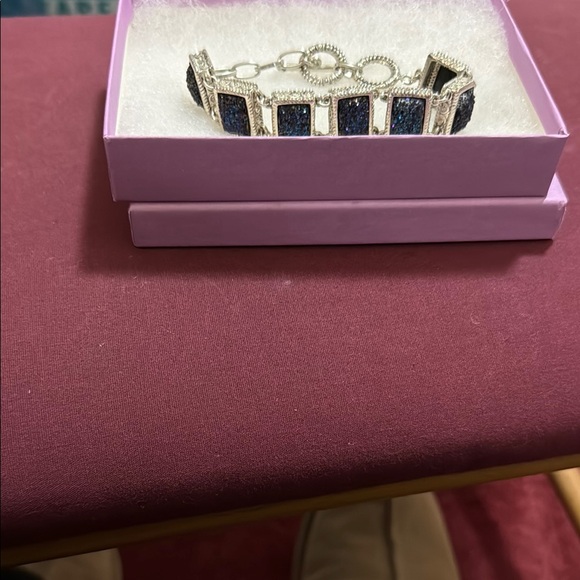 Elegant Silver and Blue Bracelet - Picture 1 of 3